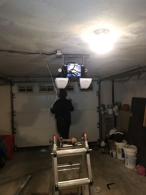 Emergency Garage Door Repair in Warwick, RI (1)