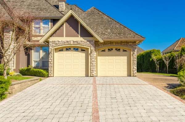 Garage Doors in Holbrook, Massachusetts