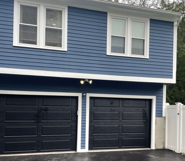 Garage Door Installation Services in Newport, RI (1)